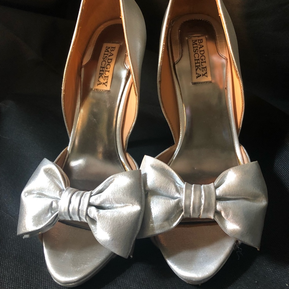 Silver sparkly peep toe heel